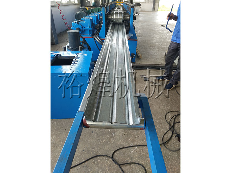 立體車庫(kù)浪板設(shè)備